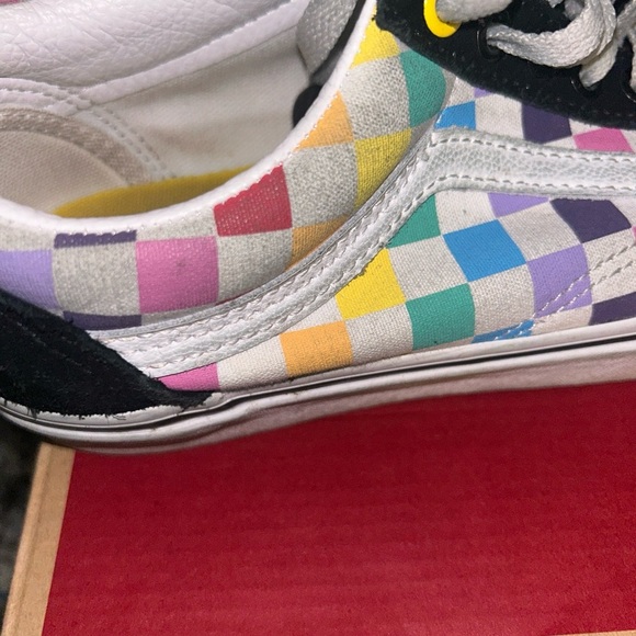 Multicolored Vans in a size 9 - Picture 9 of 10